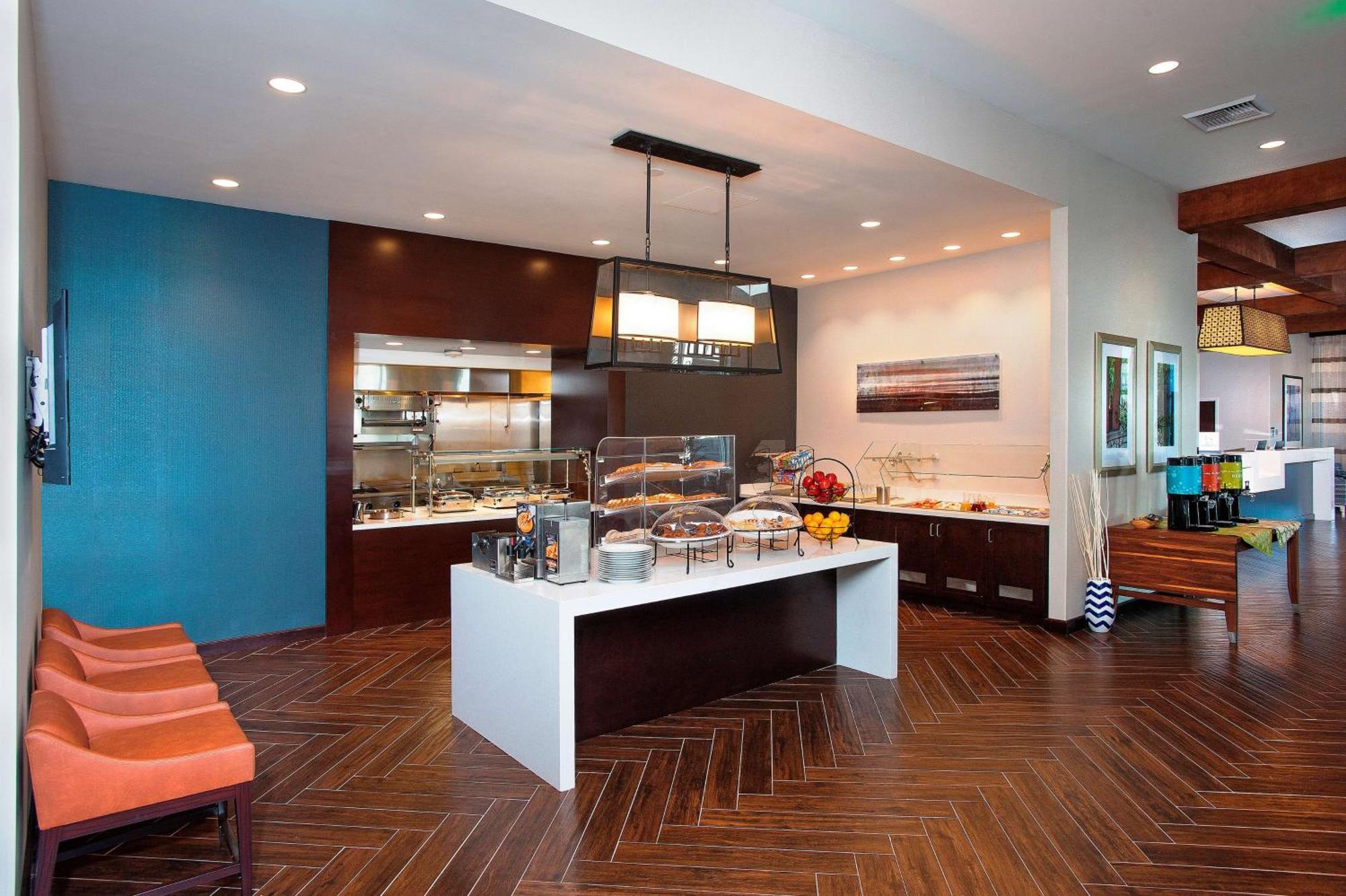 Hilton Garden Inn Burbank Los Angeles מראה חיצוני תמונה