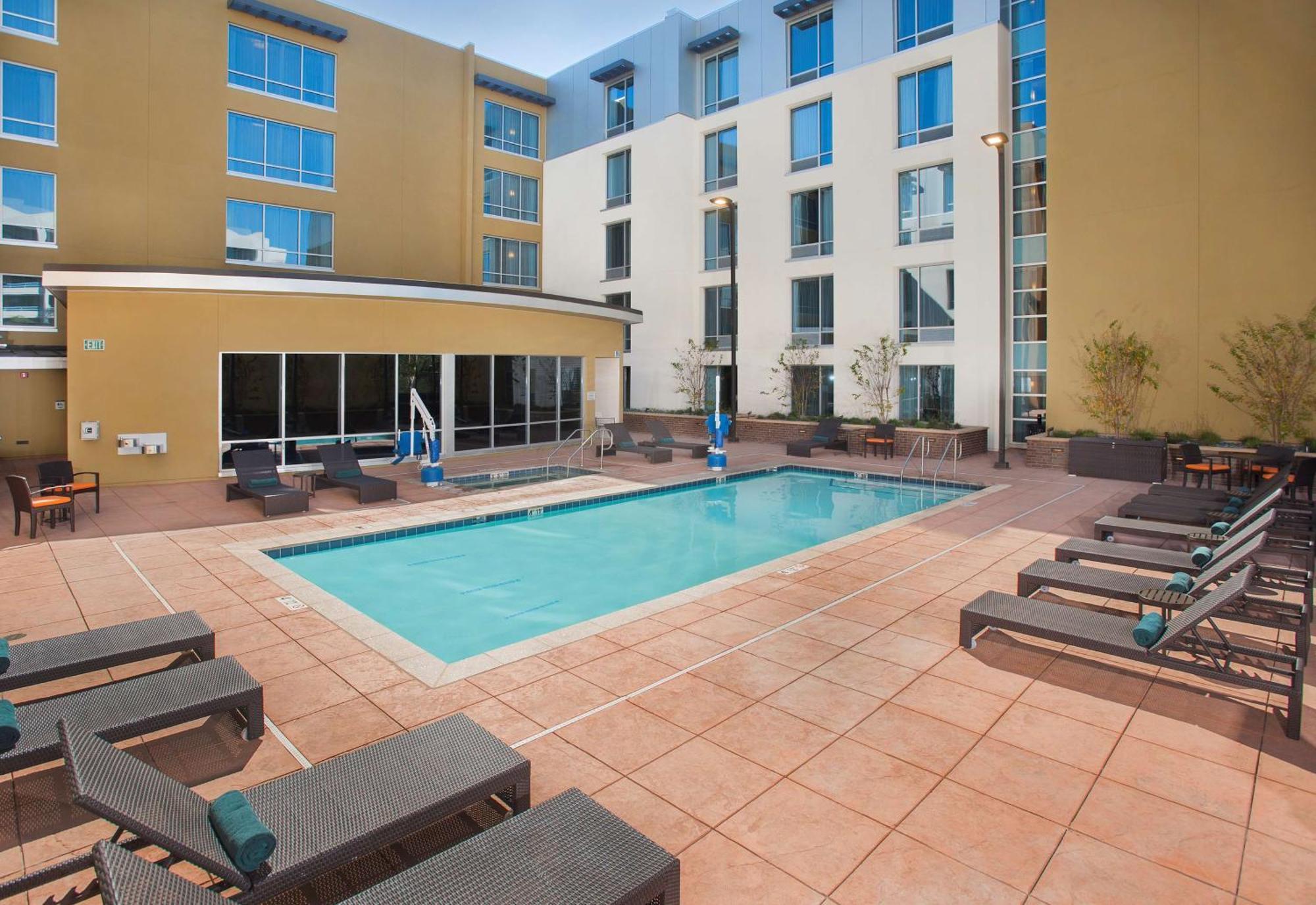 Hilton Garden Inn Burbank Los Angeles מראה חיצוני תמונה